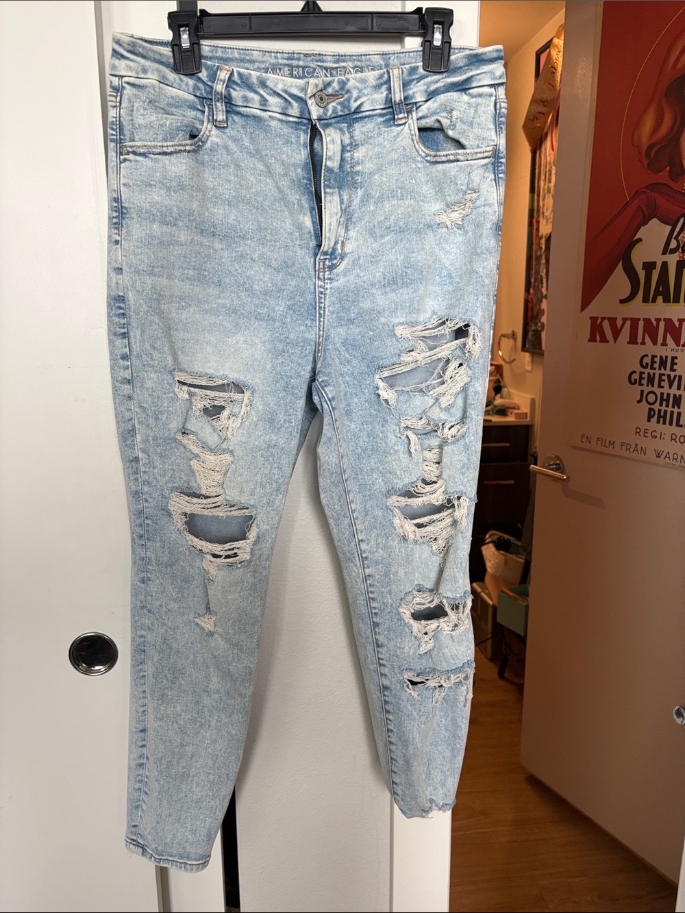 American Eagle Outfitters Light Wash Distressed Boyfriend Jeans